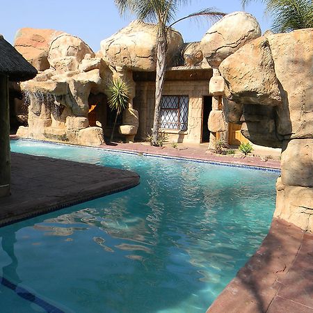 African Cave Lodge Hammanskraal Luaran gambar