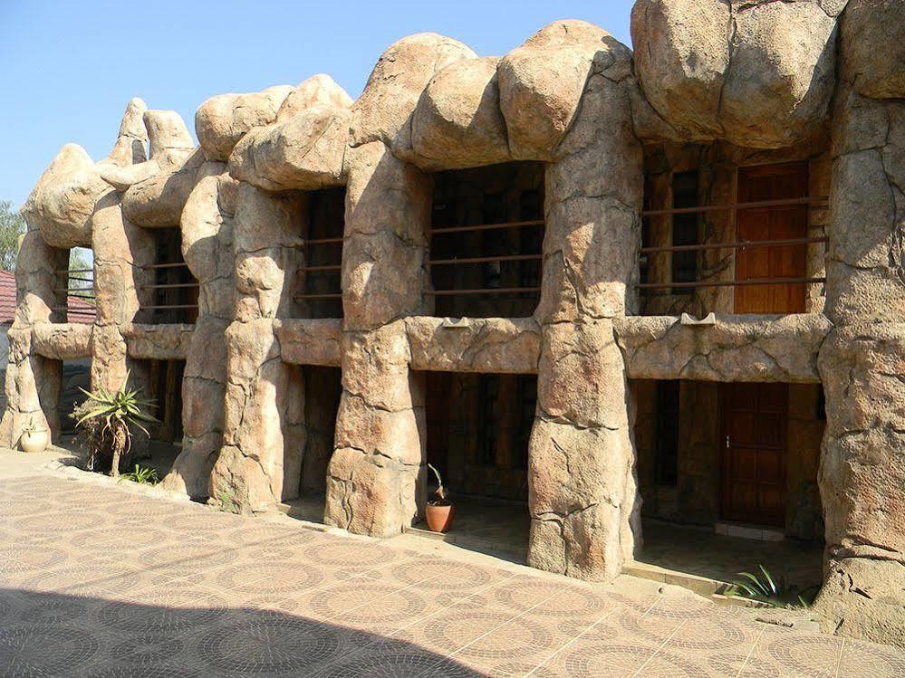 African Cave Lodge Hammanskraal Luaran gambar
